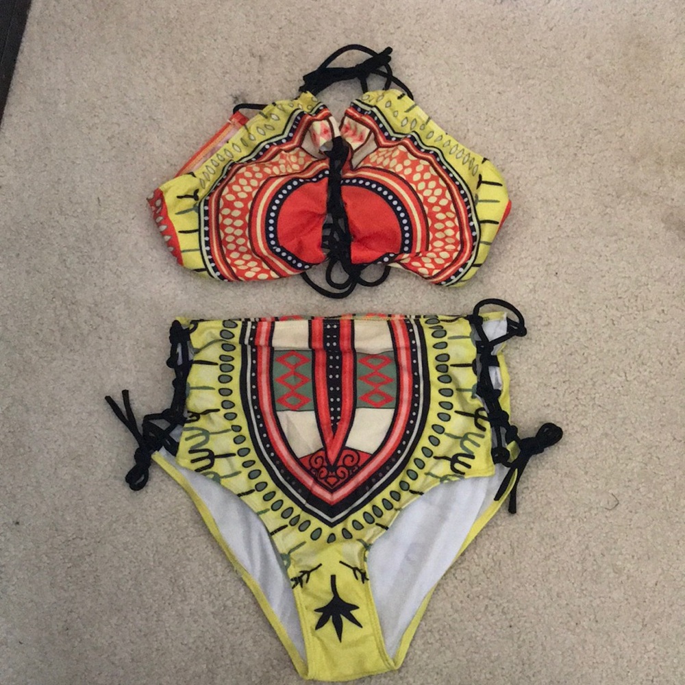 Lace-up print bikini